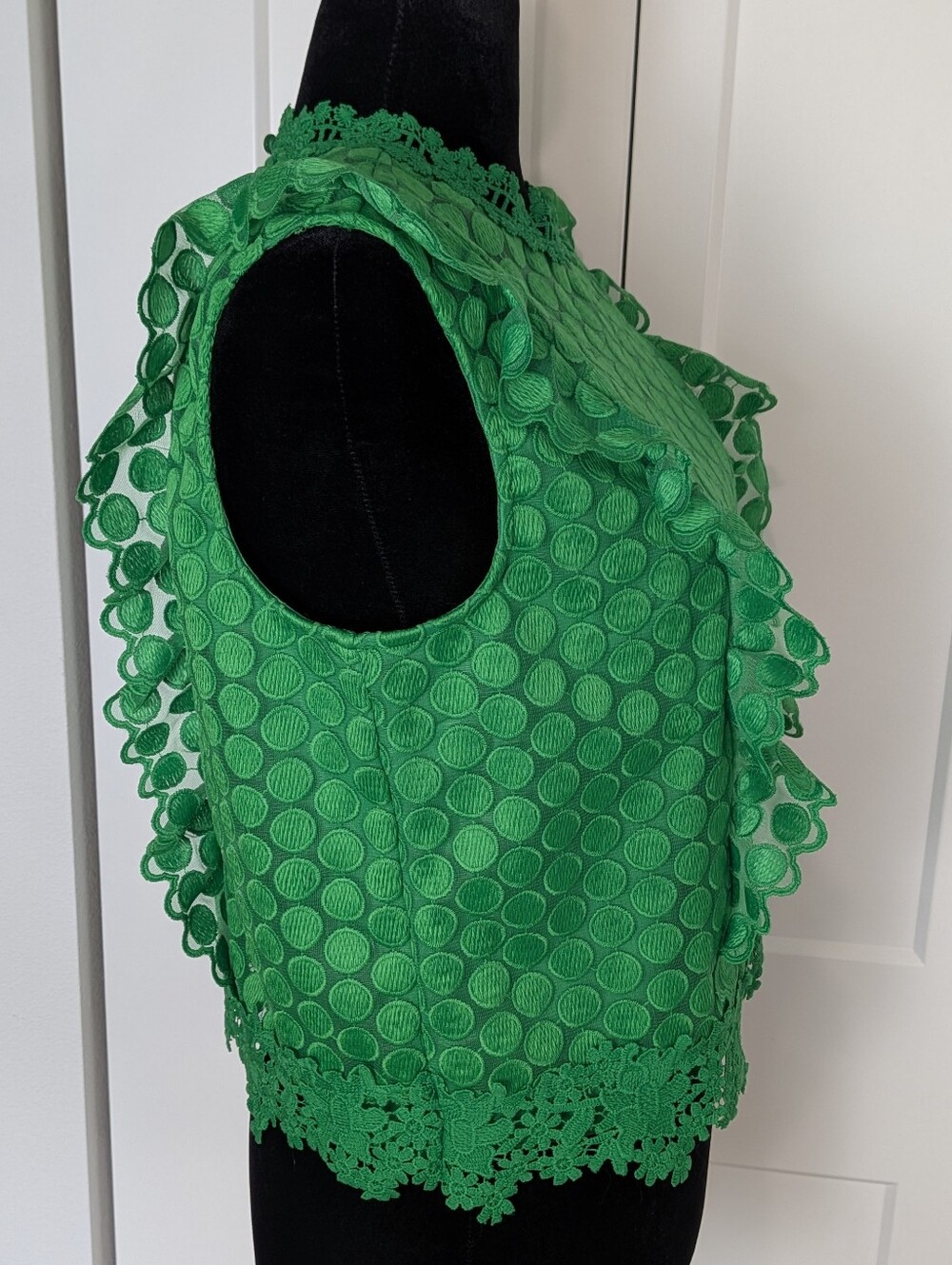 Ivy & Sage Green Polka Dot Lace Ruffle Sleeveless Round Neck Blouse Sz L - Picture 5 of 10